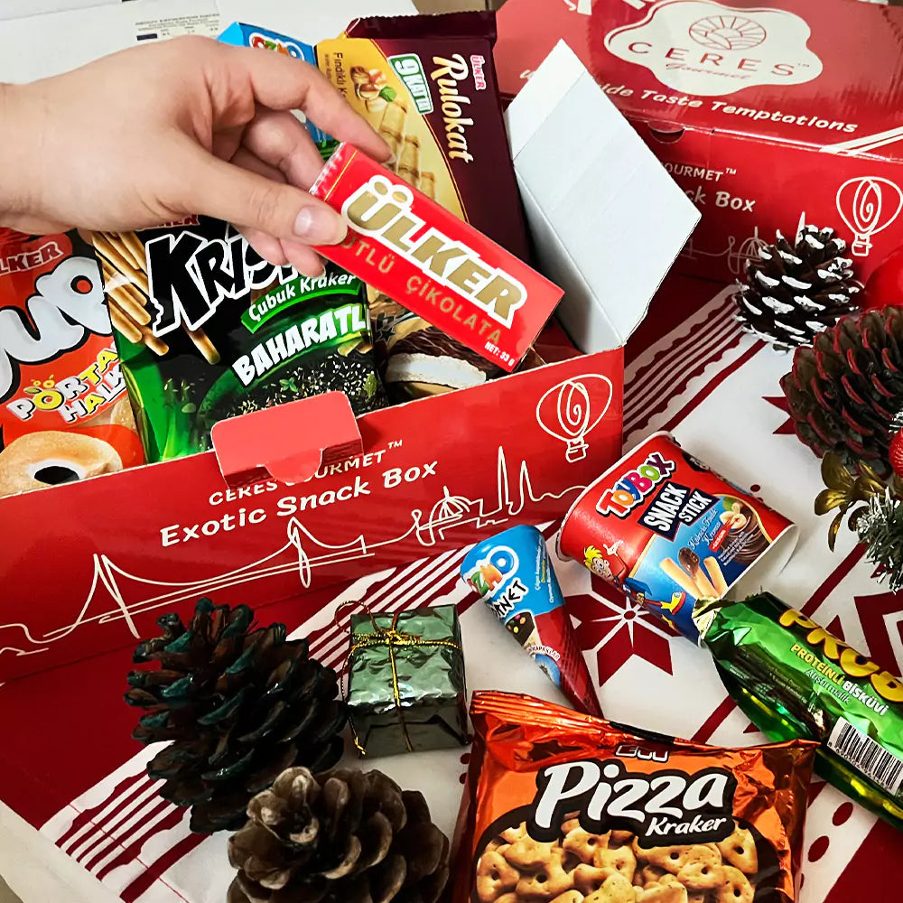50-Pack International Snack Box - Assorted Treats