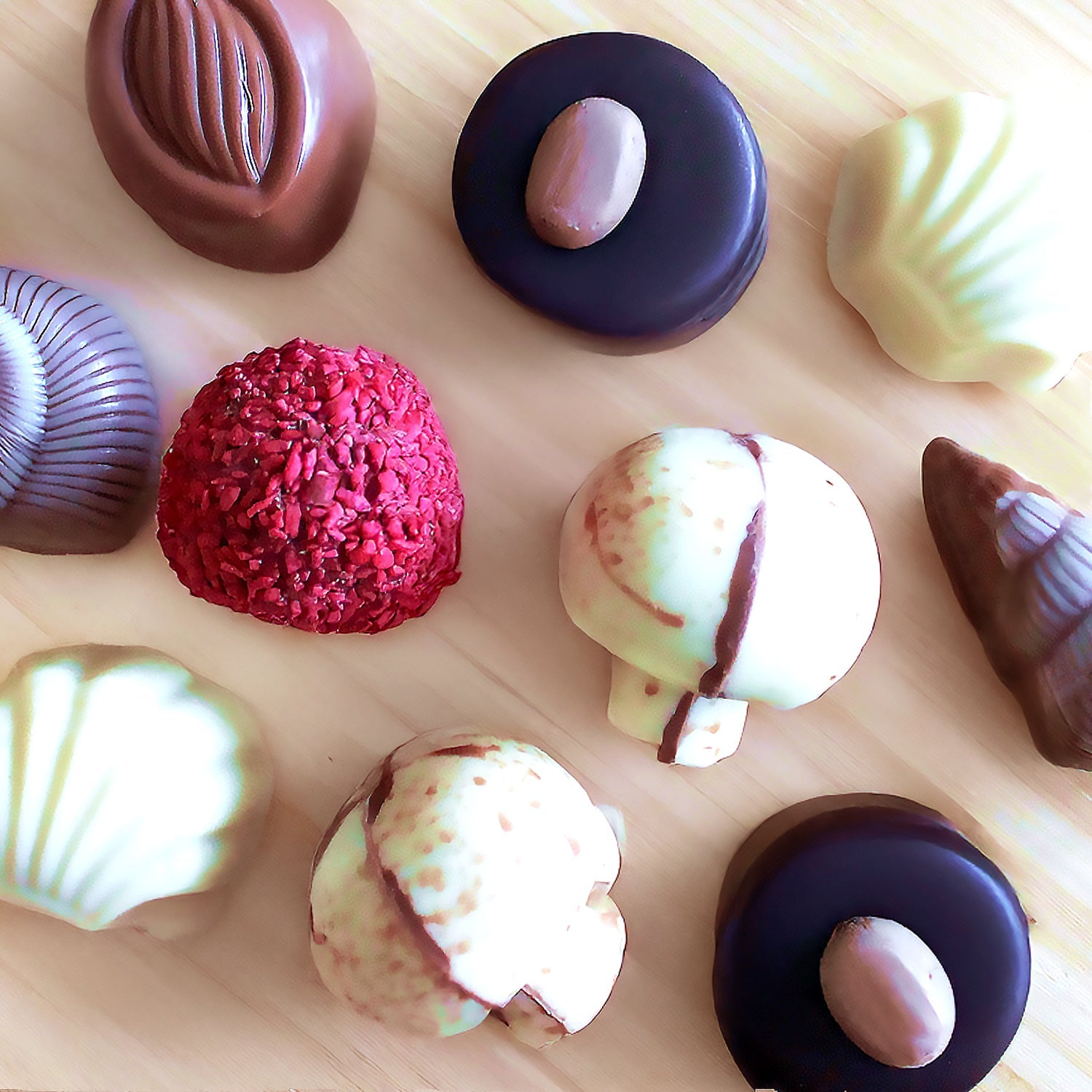 Handmade Artisanal Assorted Chocolate Gift Box Truffles & Candy 24 Pcs