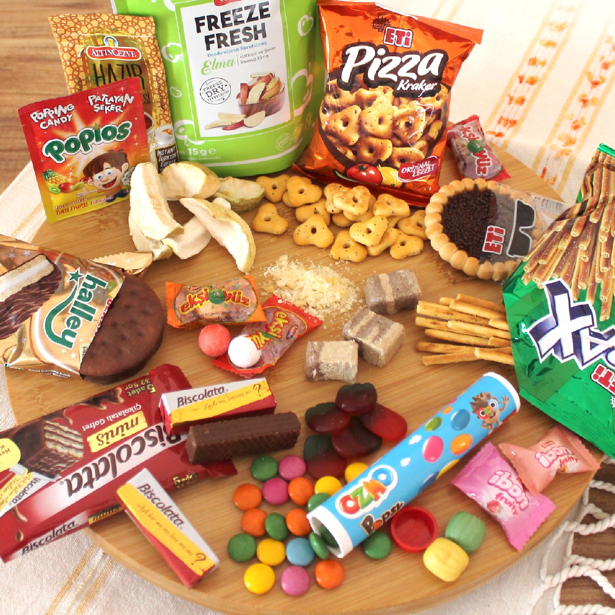 Back to School International Snack Box 20 Pcs Exotic Snacks